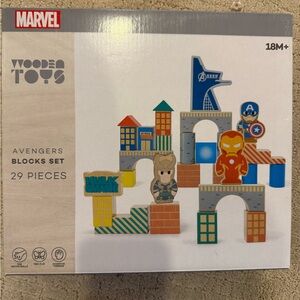 Marvel Avengers Wooden Blocks Set - Red, Blue, Green